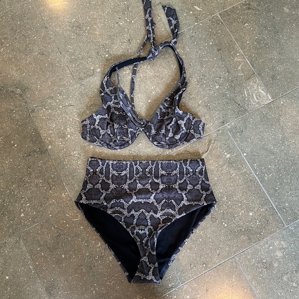 NWOT Luxe Republic Gray Snakeskin High Waisted Two-Piece Bathing Suit